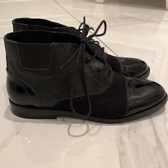 Women’s ankle boots - Picture 2 of 3